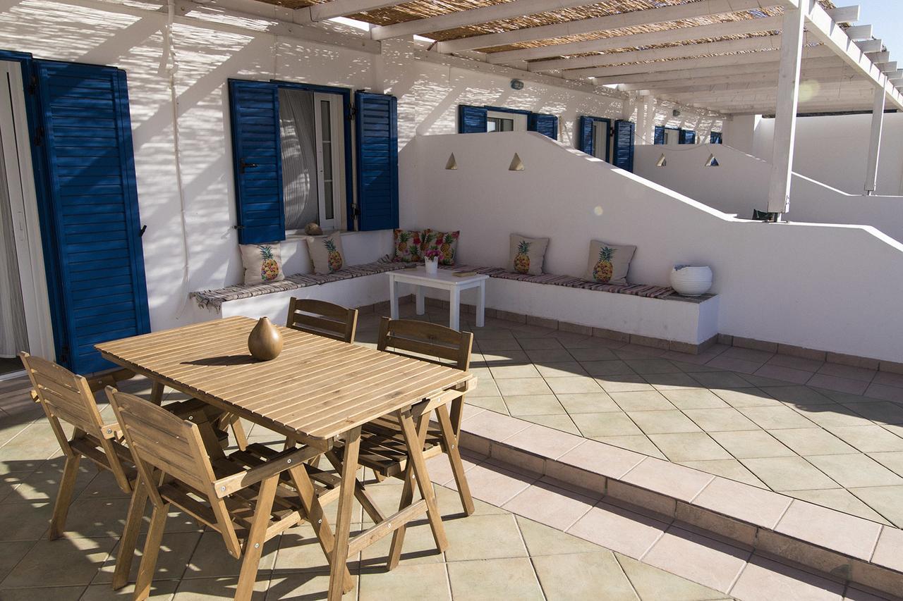 Hotel Armadoros / Backpackers Chora d'Ios